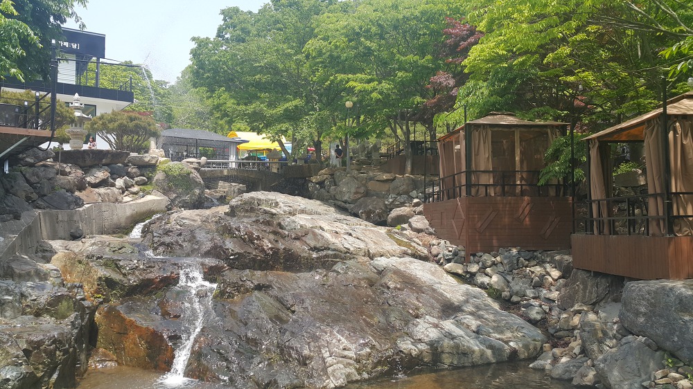 <대구 달성군 유가면 \"카페 담\"> 시원한 계곡물이 흐르는 산속의 카페. 완전 좋음 작업 사진 3
