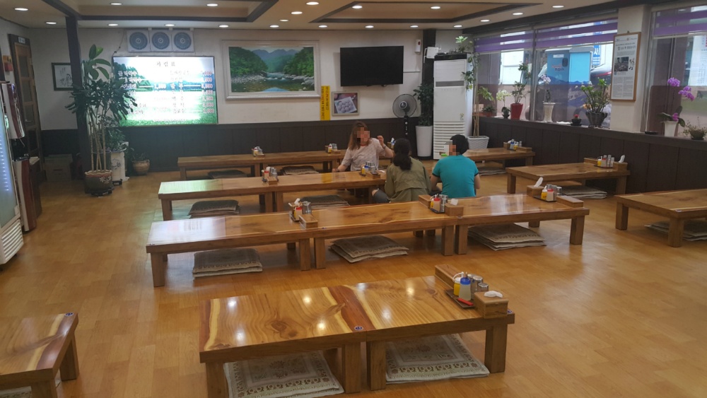 <부산 동래구 사직동 \"소문난춘천막국수\"> 맛이 자극적이지 않고 깔끔해서 괜찮았던 물막국수 작업 사진 3