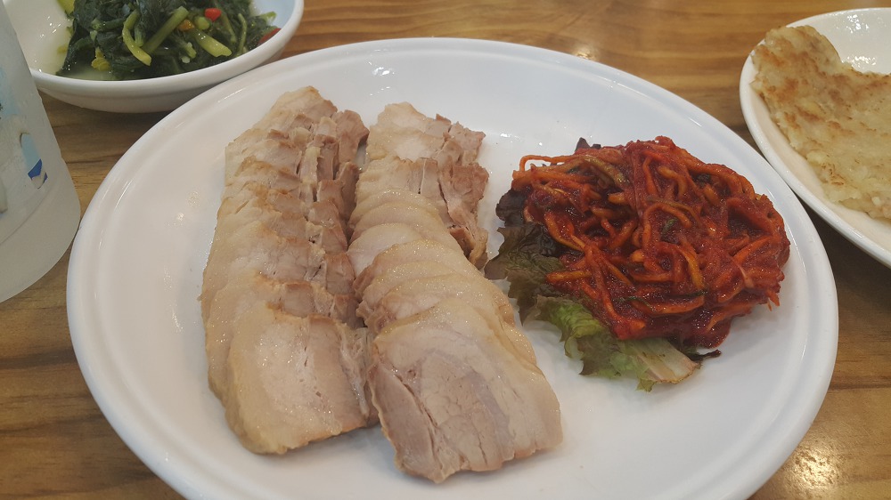 <부산 동래구 사직동 \"소문난춘천막국수\"> 맛이 자극적이지 않고 깔끔해서 괜찮았던 물막국수 작업 사진 6