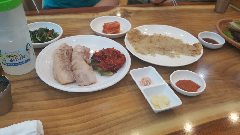 <부산 동래구 사직동 \"소문난춘천막국수\"> 맛이 자극적이지 않고 깔끔해서 괜찮았던 물막국수 작업 사진 4