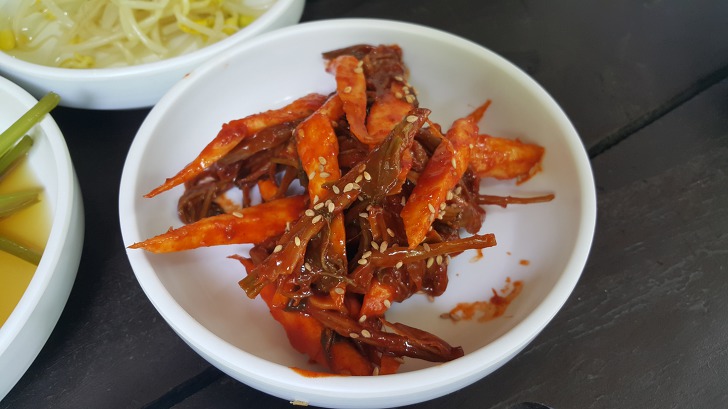 <울릉도 나리분지 \"야영장식당\"> 산채비빔밥 전문점. 산채나물이 부드럽고 맛있었습니다. 작업 사진 7