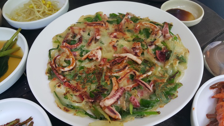 <울릉도 나리분지 \"야영장식당\"> 산채비빔밥 전문점. 산채나물이 부드럽고 맛있었습니다. 작업 사진 8
