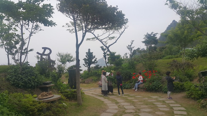 <울릉도 3박 4일 2부 "울릉예림원"> 울릉도 추천 관광지. 사진찍기 좋은 곳. 조경공원. 작업 사진 25