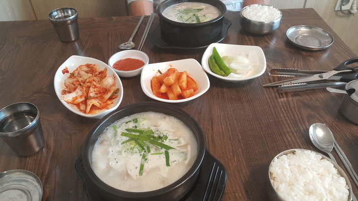 <수원 서수원버스터미널근처 \"장안순대국\"> 달달한 맛이나는 순댁국밥 작업 사진 5