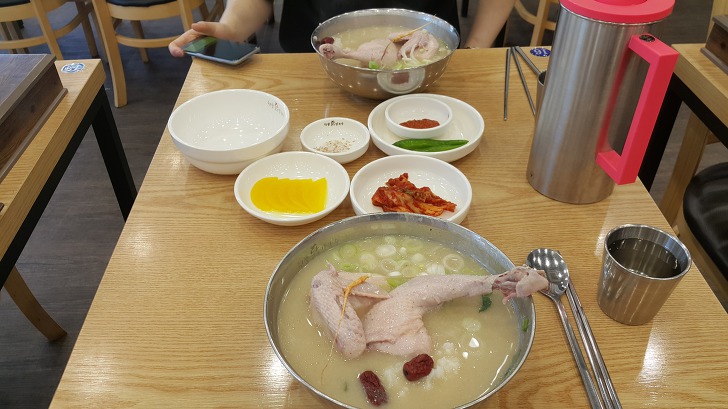 <달성군 현풍면 \"현풍닭칼국수 본점\"> 달달한 국물의 반계탕과 칼국수 작업 사진 7
