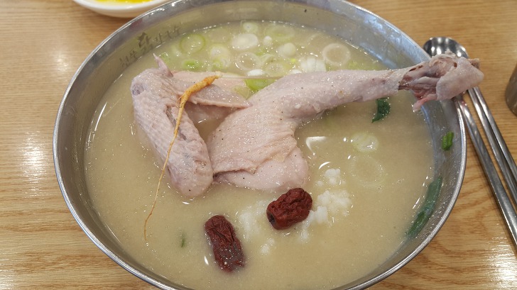 <달성군 현풍면 \"현풍닭칼국수 본점\"> 달달한 국물의 반계탕과 칼국수 작업 사진 8