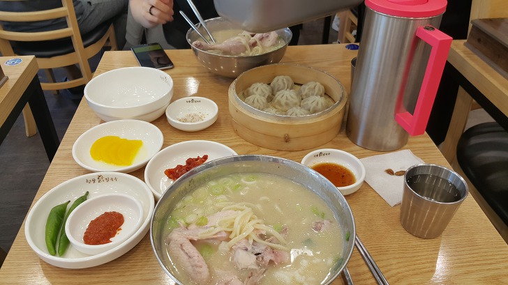 <달성군 현풍면 \"현풍닭칼국수 본점\"> 달달한 국물의 반계탕과 칼국수 작업 사진 9