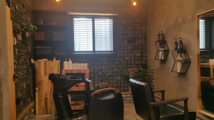 <대구 수성구 황금동 \"MATTE BLACK(매트 블랙)\"> 황금중학교 근처. 커스텀 헤어 스튜디오 작업 사진 4