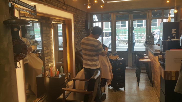<대구 수성구 황금동 \"MATTE BLACK(매트 블랙)\"> 황금중학교 근처. 커스텀 헤어 스튜디오 작업 사진 6