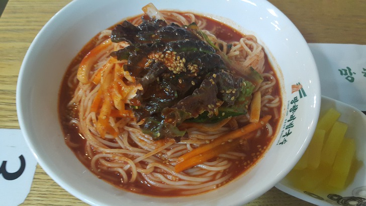 <대구 수성 두산동 \"망향비빔국수\"> 야밤에 국수 먹으러 나왔습니다. 작업 사진 5