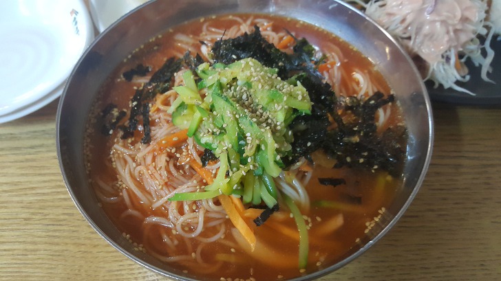<대구 수성 두산동 \"망향비빔국수\"> 야밤에 국수 먹으러 나왔습니다. 작업 사진 6