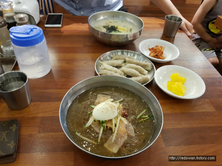 <대구 대백아울렛 \"북촌 손만두\"> 북촌피냉면과 북촌만둣국, 갈비만두 작업 사진 3