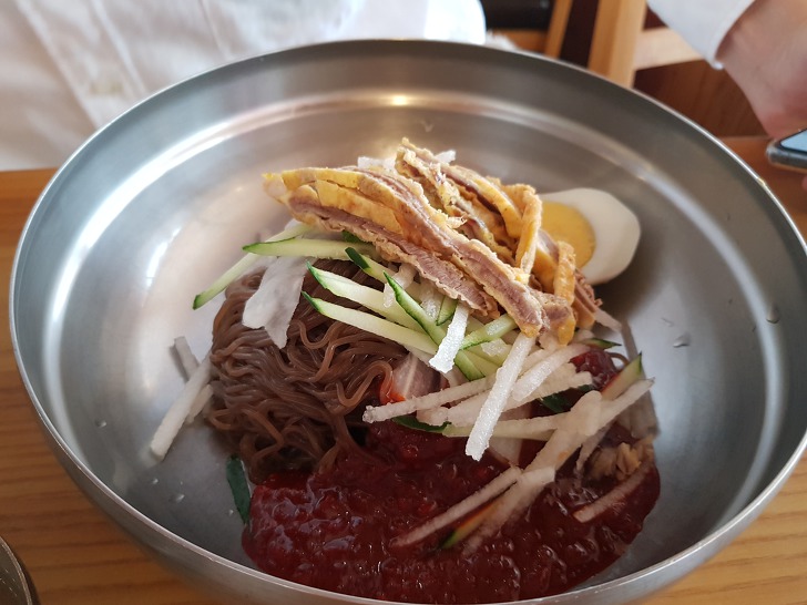 <대구 들안길 \"곽옥자 삼대곰탕 앤 진주냉면> 점심때는 발 디딜 틈이 없을 정도네요. 작업 사진 5