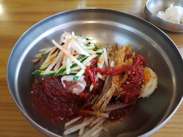 <대구 들안길 \"곽옥자 삼대곰탕 앤 진주냉면> 점심때는 발 디딜 틈이 없을 정도네요. 작업 사진 6