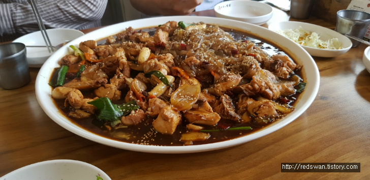 경산 하양읍 안동찜닭전문점 안동. 이 부근 찜닭 맛집 중 하나. 작업 사진 3