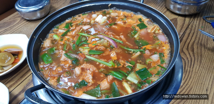 대구 앞산전망대입구 고령촌돼지. 돼지찌개도 석쇠구이도 맛있습니다. 작업 사진 6