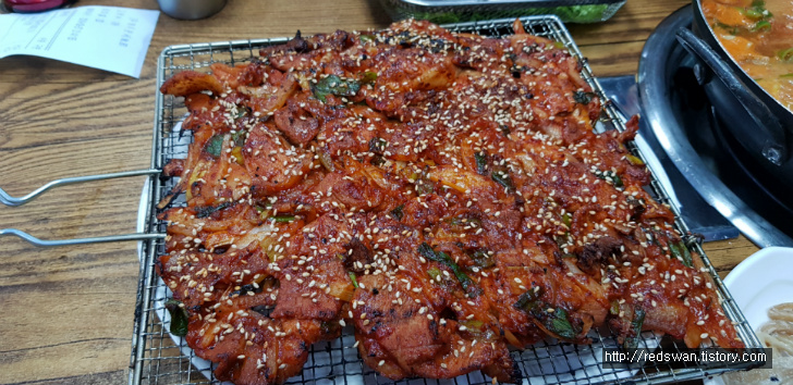 대구 앞산전망대입구 고령촌돼지. 돼지찌개도 석쇠구이도 맛있습니다. 작업 사진 7