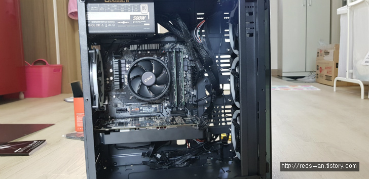 집에서 컴퓨터 조립하기. 라이젠2600 램8기가 지포스GTX1060 970EVO 작업 사진 13
