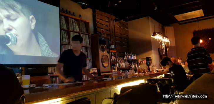 인천 서구 연희동 레드제플린. 맥주 한잔과 함께 고음질 스피커 음악으로 고막 호강 작업 사진 7