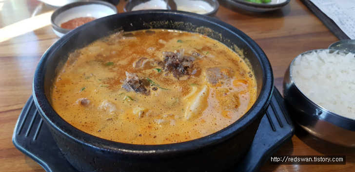 인천 서구 연희동 가좌동진천토종순대 청라점. 뻘건 순대국밥 매콤하니 맛있습니다. 작업 사진 7
