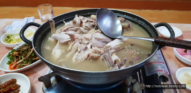 경산 진량읍 현지숲속가든. 옻닭 국물이 진국. 작업 사진 7