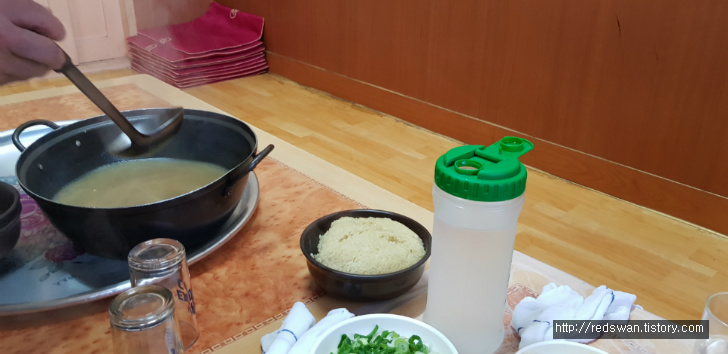 경산 진량읍 현지숲속가든. 옻닭 국물이 진국. 작업 사진 8