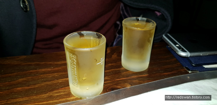대구 동성로 심야식당스툴. 조미료 안 들어간 맛깔나는 안주와 바카디151 작업 사진 4
