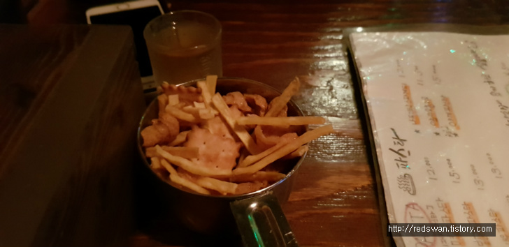 대구 동성로 심야식당스툴. 조미료 안 들어간 맛깔나는 안주와 바카디151 작업 사진 5