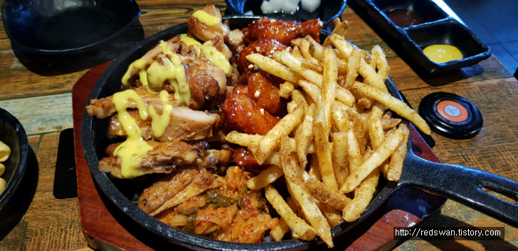 별점 3/5점. 황금동 김스타치킨. 저렴한 가격이 무기. 작업 사진 5