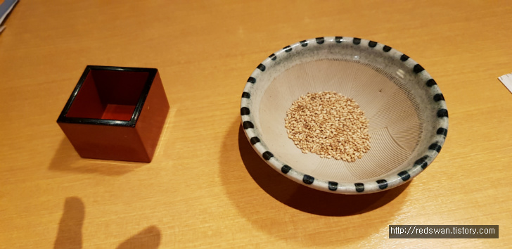 별점 3.5/5점. 오사카에서 자주 볼 수 있는 간코 돈카츠에서 점심식사. 작업 사진 8