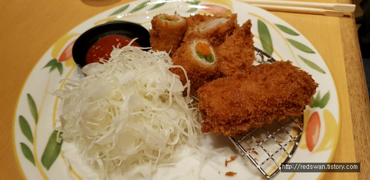 별점 3.5/5점. 오사카에서 자주 볼 수 있는 간코 돈카츠에서 점심식사. 작업 사진 12