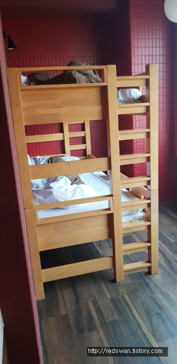 오사카 난바역 근처 가성비 호텔 추천. 카오산 월드 난바. 작업 사진 3