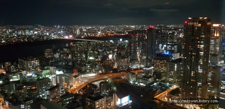오사카 야경보기 좋은 곳. 우메다 공중정원 작업 사진 7