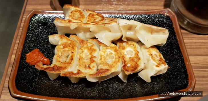 잇푸도 라멘. 라멘보다 교자 만두가 훨씬 맛있네요. 작업 사진 9