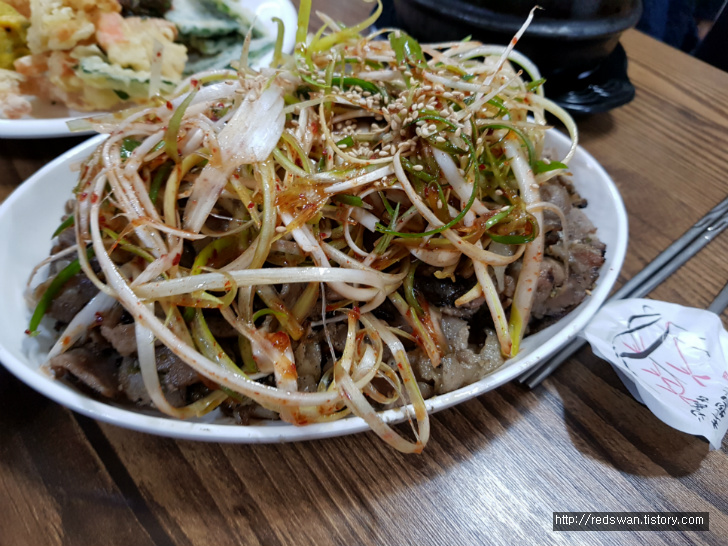 별점 5/5점. 대구대 고인돌 엄마의밥상. 된장찌개, 석쇠불고기, 비빔밥, 고등어생선구이. 작업 사진 4