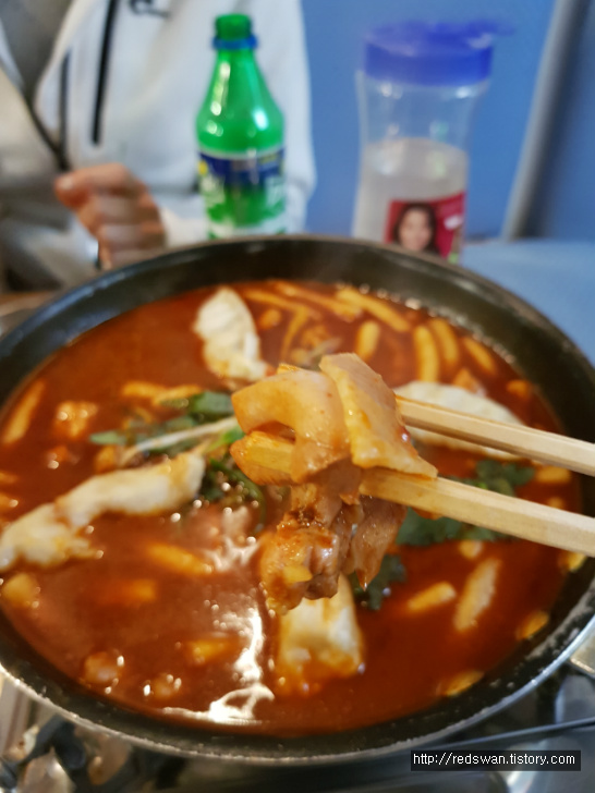 별점 5/5점. 앞산옛날통닭. 통닭도 물냉면도 닭떡볶이도 맛납니다. 작업 사진 8