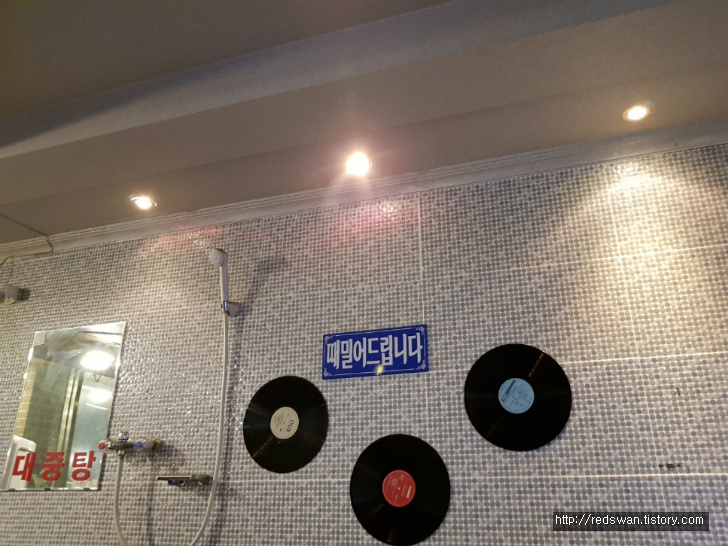 별점 5/5점. 앞산옛날통닭. 통닭도 물냉면도 닭떡볶이도 맛납니다. 작업 사진 2