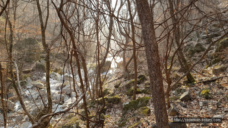 맑은 물과 계곡이 아름다운 문경 주흘산 산행. 문경새재. 작업 사진 25