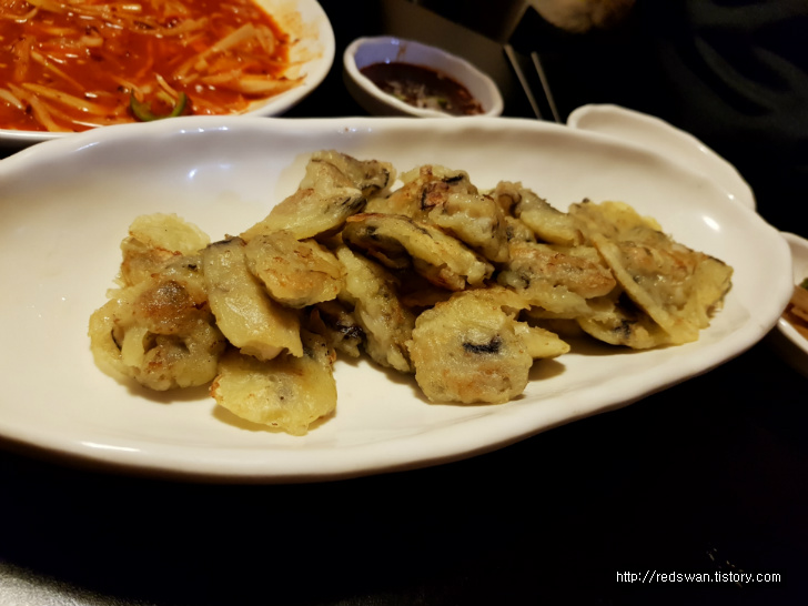 별점 4/5점. 남구 이천동 부침 전문. 안주가 맛있는 녹두공주. 작업 사진 7