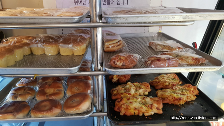 별점4/5점. 대곡역 앞 저렴하고 맛있는 빵집 호미브레드. 작업 사진 4