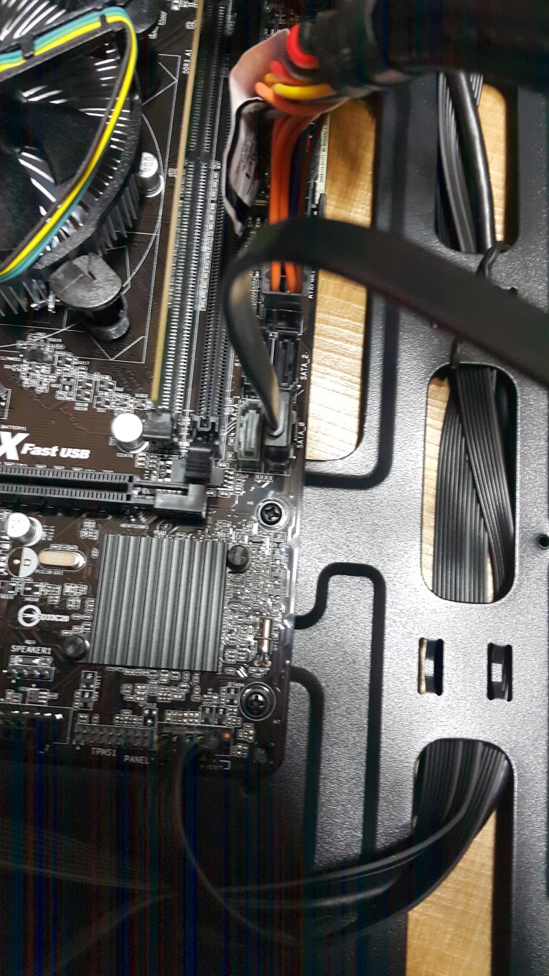 컴퓨터 부품 사서 직접 조립해보자! 작업 사진 40