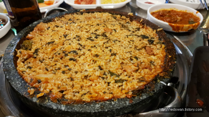 별점3/5점. 대봉동 술집 술돼지. 오래 끓이면 맛있는 돼지짜박이. 작업 사진 8