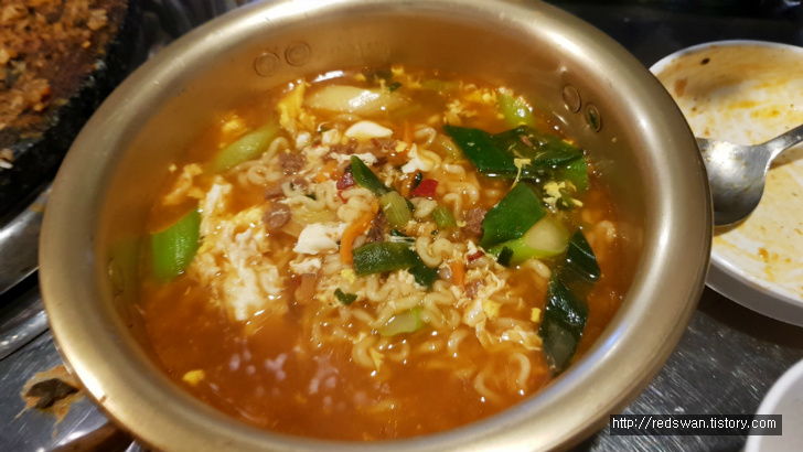 별점3/5점. 대봉동 술집 술돼지. 오래 끓이면 맛있는 돼지짜박이. 작업 사진 5