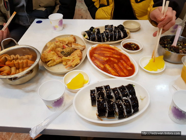 별점2/5점. 봉덕시장 소문난에덴떡볶이분식. 4명이 분석집 털다. 작업 사진 6