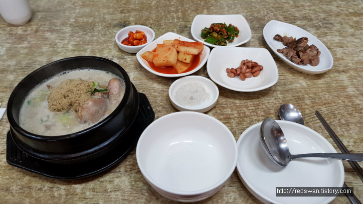 별점5/5점. 대구 동구 삼계탕 맛집. 청송약수삼계탕 반야월점. 작업 사진 3