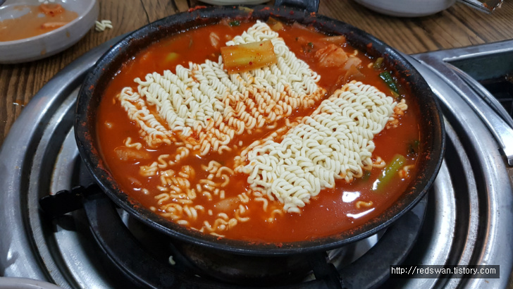 대구 시지 김치찜 맛집. 동인동김치찜찌개 시지 직영점. 작업 사진 13