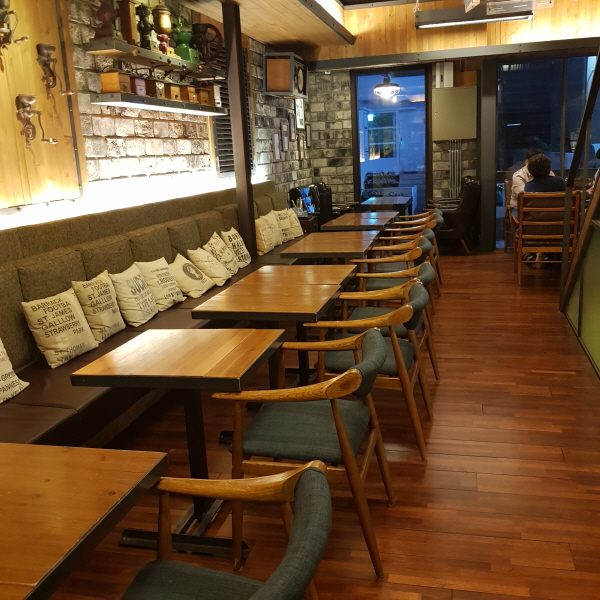(4점) 대구 수성구 범어동 분위기 좋고 커피가 맛있는 '류커피' 작업 사진 5