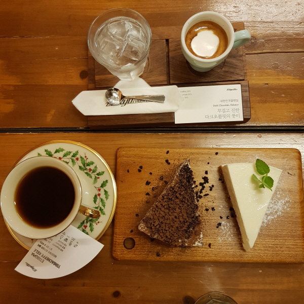 (4점) 대구 수성구 범어동 분위기 좋고 커피가 맛있는 '류커피' 작업 사진 12